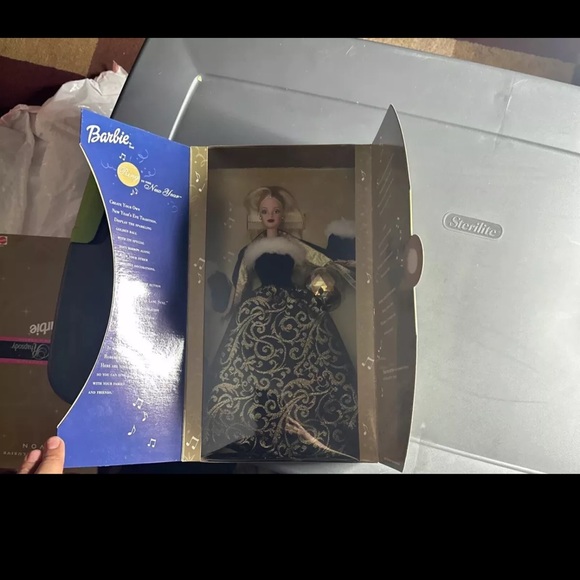 2001 MATTEL Ring In The New Year 12 In Barbie Doll Collection NEW in Box Blonde - Picture 1 of 7